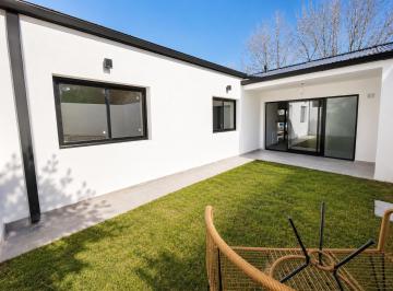 PH · 108m² · 3 Ambientes · 1 Cochera · PH Íntegramente Reciclado en Pompeya