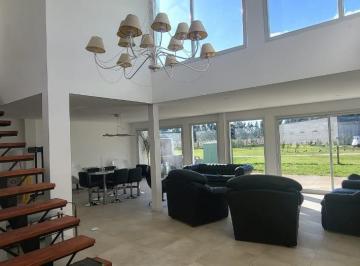 Casa · 270m² · 4 Ambientes · Casa en Tierras del Mar