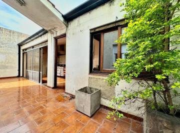 PH · 74m² · 3 Ambientes · 2 Cocheras · PH en Barracas