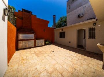 Casa · 180m² · 6 Ambientes · 1 Cochera · Casa en Las Heras