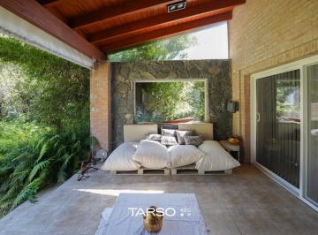 Casa · 420m² · 8 Ambientes · 2 Cocheras · Venta Casa Planta Unica - El Bosque