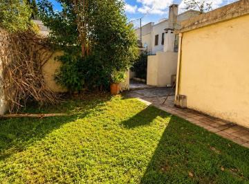 Casa · 137m² · 5 Ambientes · 2 Cocheras · Venta Casa La Blanqueada 3 Dorm 2 Baños Garage