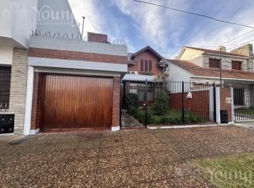 Casa · 190m² · 5 Ambientes · 1 Cochera · Casa en Venta en Don Bosco