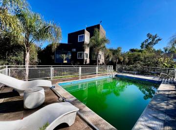 Casa · 246m² · 8 Ambientes · 2 Cocheras · Venta Dos Duplex con Pileta Villa La Bolsa
