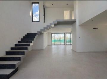 Casa · 200m² · 6 Ambientes · Casa 6 Ambientes en Santa Sofia Pilar del Este