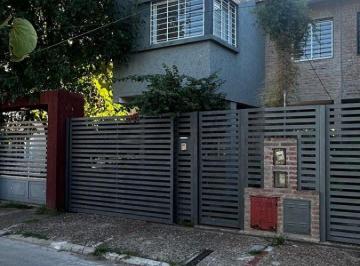 Casa de 4 ambientes, Córdoba · Se Vende Duplex - 3 Dorm. - 2 Baños - Cochera - Patio.