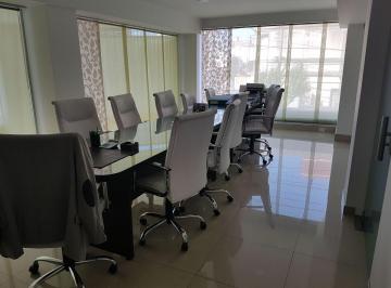 Local comercial , Avellaneda · Local de 180 M.2 con Doble Altura en Ingreso en Excelente Ubicación.