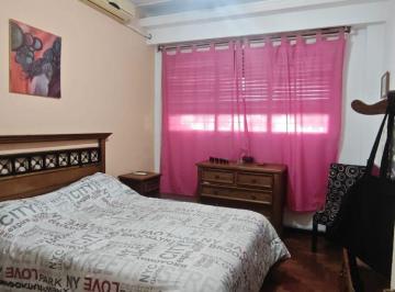 Departamento · 85m² · 2 Ambientes - Ceriani inmobiliaria · Departamento de 3 Amb, Planta Baja Al Frente, Apto Profesional, Patio Lav, Buen Estado y Ubicación