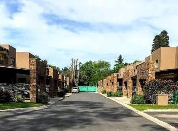 Casa · 130m² · 4 Ambientes · 2 Cocheras · Casa Dúplex en Venta en La Lonja, Pilar, G. B. a. Zona Norte
