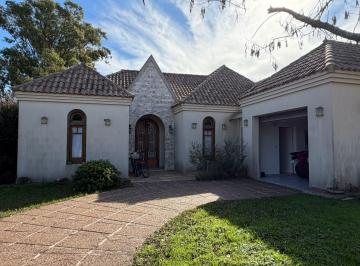 Casa · 150m² · 4 Ambientes · 3 Cocheras · Casa 4 Ambientes en Barrio Privado Pilar del Este!