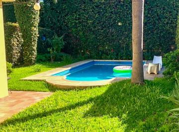 Casa · 249m² · 6 Ambientes · 1 Cochera · Venta Casa de 3 Dorm. C/cochera, San Lorenzo