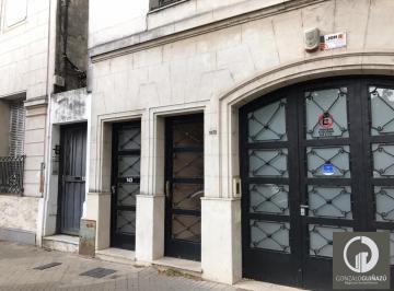 Departamento · 70m² · 3 Ambientes · Casa de Pasillo en Alquiler - Macrocentro