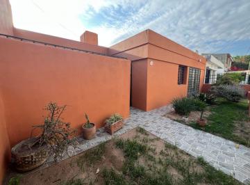 Casa de 1 ambiente, Córdoba · Alquiler - Lomas de S Martín - Pablo Barrelier 2845 - Hermosa Casa - 3 Dor. con Cochera Herm
