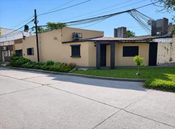 Casa · 115m² · 4 Ambientes · 1 Cochera · Se Vende Casa en Excelente Estado.