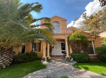 Casa · 310m² · 3 Cocheras · Casa en Venta 320 m² en Palmares, 2da Etapa