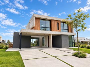 Casa · 184m² · 5 Ambientes · 2 Cocheras · Casa en Venta en Puertos, Escobar, G. B. a. Zona Norte