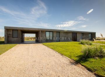 Casa · 170m² · 5 Ambientes · Casa en Barrio Cerrado - Cactus