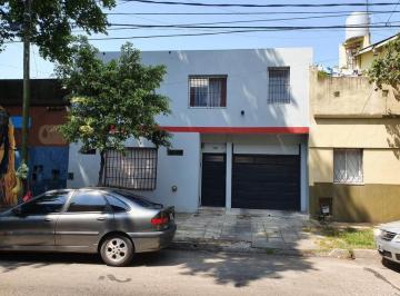 Casa · 110m² · 4 Ambientes · 1 Cochera · 4 Ambientes con Cochera y Patio