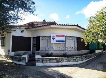 Casa · 150m² · 4 Ambientes · Venta Casa a Refaccionar Banfield Este