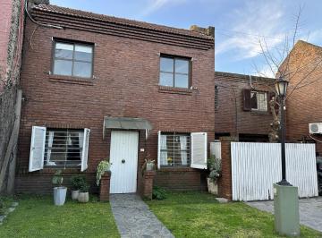 PH · 87m² · 4 Ambientes · 1 Cochera · PH 4 Ambientes en Venta Moreno Centro Excelente Estado