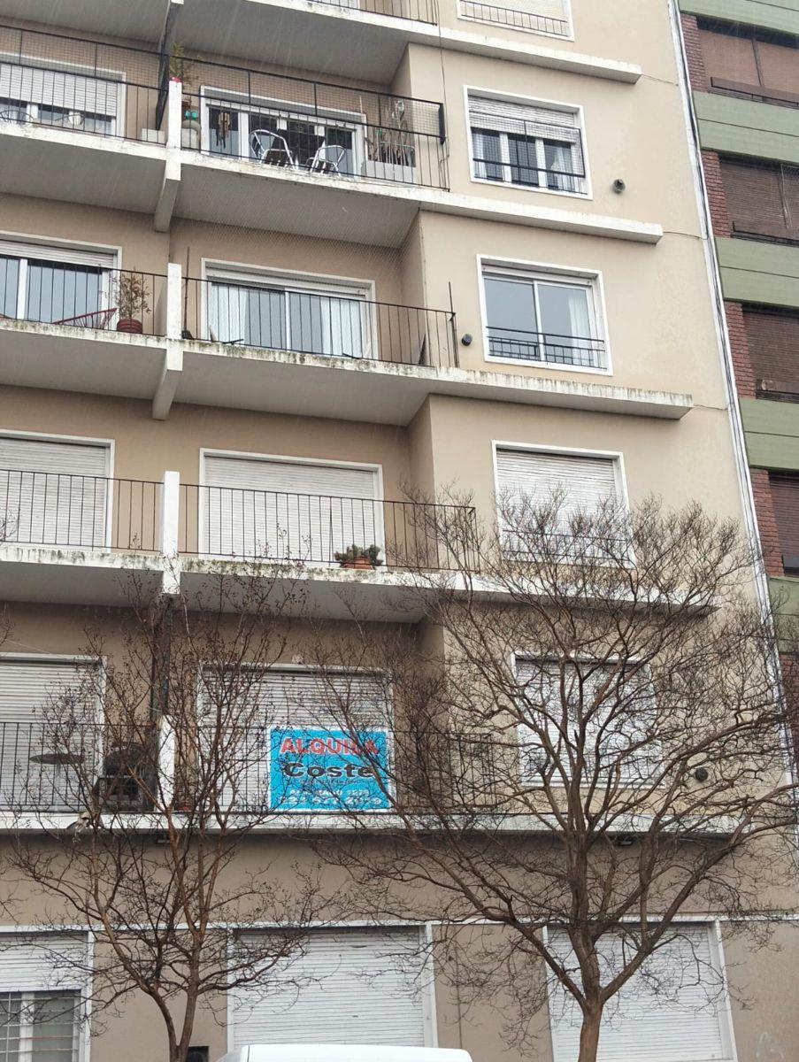 Depto 3 amb, 66m² con cochera y balcón — Playa Grande