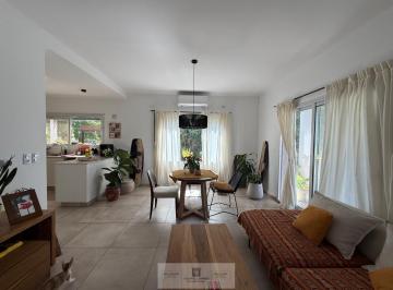 Casa · 165m² · 4 Ambientes · 3 Cocheras · Casa en Venta en El Canton