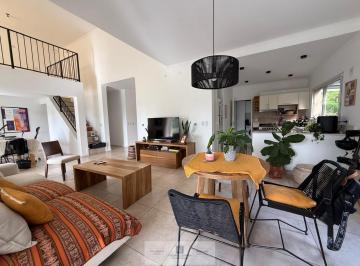Casa · 165m² · 4 Ambientes · 1 Cochera · Casa en Venta en El Canton