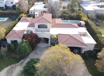 Casa · 454m² · 8 Ambientes · 4 Cocheras · Casa en Venta Barrio Rincon de Araoz, Lujan de Cuyo