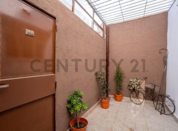 Departamento · 64m² · 4 Ambientes · Departamento en Venta en La Plata Tipo PH Dos Dorm.