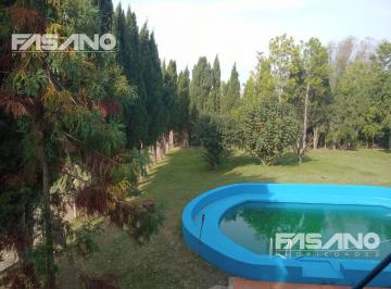 Casa · 230m² · 4 Ambientes · 3 Cocheras · Casa de 2 Plantas con Jacuzzi y Amplio Terreno – Ideal Vivienda o Inversión en Otamendi.