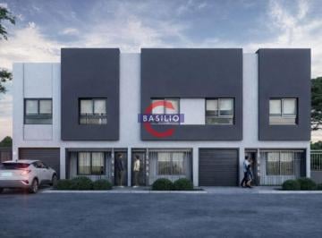 Casa · 112m² · 4 Ambientes · 1 Cochera · Venta Impecable Dúplex a Estrenar 4 Ambientes con Playroom y Jardín en Carapachay