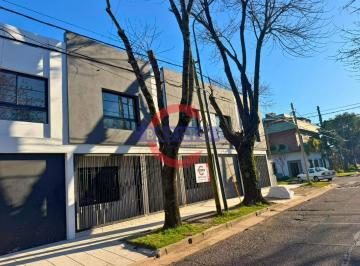 Casa · 112m² · 4 Ambientes · 1 Cochera · Venta Impecable Dúplex a Estrenar 4 Ambientes con Playroom y Jardín en Carapachay