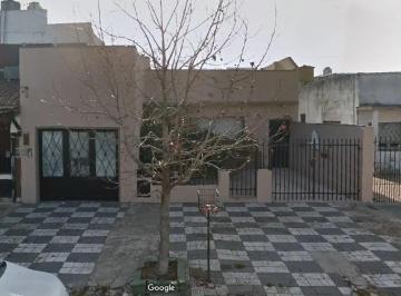 NFX-NFX-204_2 · Casa Americana con Galpón Techo Parabólico (220 M&sup2;) en La Parte de Atrás Sobre Lote de 10 X 45 m.