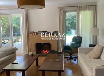 Casa · 324m² · 5 Ambientes · 1 Cochera · Casa Alquiler Temporario 3 Dorm. Barrio Martindale 1314 m² Pilar, Zona Norte