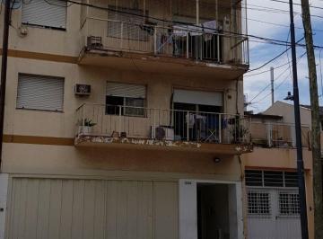 Departamento de 2 ambientes, Monte Castro · Impecable Depto de 2 Amb Bajas Expensas