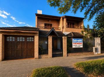 Casa · 220m² · 4 Ambientes · 2 Cocheras · Chalet 4 Ambientes en Venta en S. A. de Padua