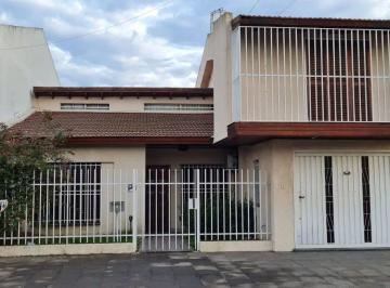 NFX-NFX-134_2 · Excelente Chalet en Dos Plantas de 4 Ambientes, Garage Para Varios Autos, Fondo Libre con Pileta Cli