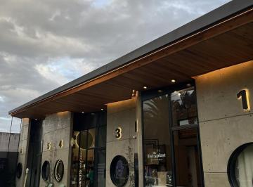 Local comercial · 270m² · 1 Ambiente · 1 Cochera · Local en Alquiler - Saavedra Lamas 500 - Galeria "Punto Milstein"