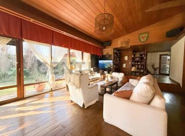 Casa · 437m² · 5 Dormitorios · 2 Cocheras · Casa en Venta en Barrio con Porton, " Las Palmas ", Muñiz