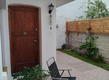 PH · 85m² · 4 Ambientes · 1 Cochera · PH en Venta en La Loma