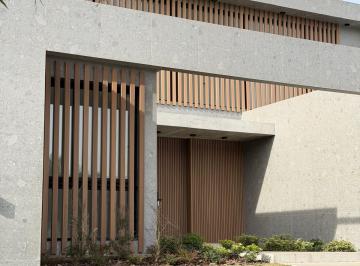 Casa · 340m² · 5 Ambientes · 2 Cocheras · Casa a Estrenar en Piana, Valle Escondido