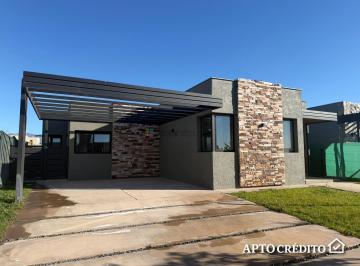 Casa · 220m² · 3 Dormitorios · 2 Cocheras · Casa en B° Alma Gardenia
