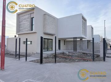 PH · 113m² · 3 Dormitorios · 1 Cochera · Venta Duplex 2 - 3 Dorm. en Barrio Los Plátanos - Cipolletti