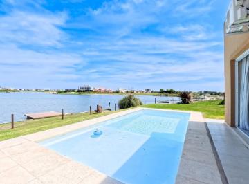 Casa · 156m² · 4 Ambientes · 2 Cocheras · Reservada Casa en Country San Sebastián a La Laguna