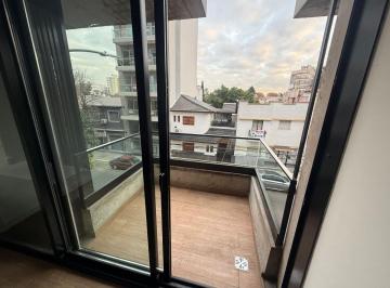 Departamento de 2 ambientes, Liniers · Dpto. Al Fte con Balcón