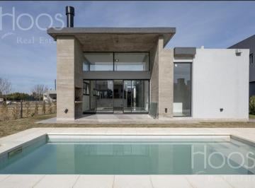 Casa · 186m² · 5 Ambientes · 2 Cocheras · Casa en Puertos del Lago /aracaurias /lote Al 100