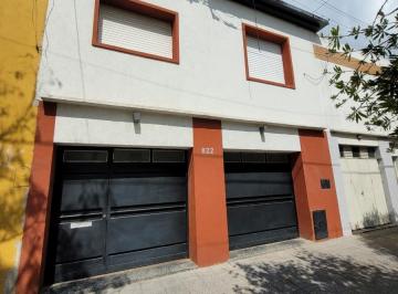 Casa · 105m² · 3 Ambientes · 2 Cocheras · Casa en Alquiler