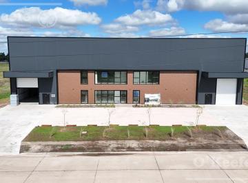 Bodega-Galpón · 2300m² · 7 Ambientes · Galpón en Alquiler 2.100 m² de Nave 200 m² de Oficinas - Pitec
