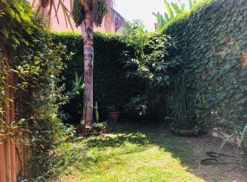 Casa · 82m² · 3 Ambientes · San Isidro, Muy Linda Casita en Venta con Jardín