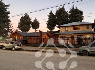 Casa · 372m² · 14 Ambientes · Lote Amplio con Departamento y Oficinas Para Desarrollo